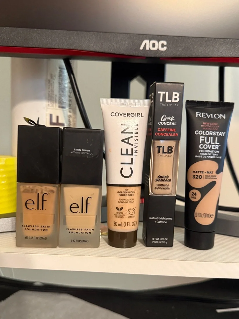 COVERGIRL Clean Invisible Foundation - Golden Ivory
